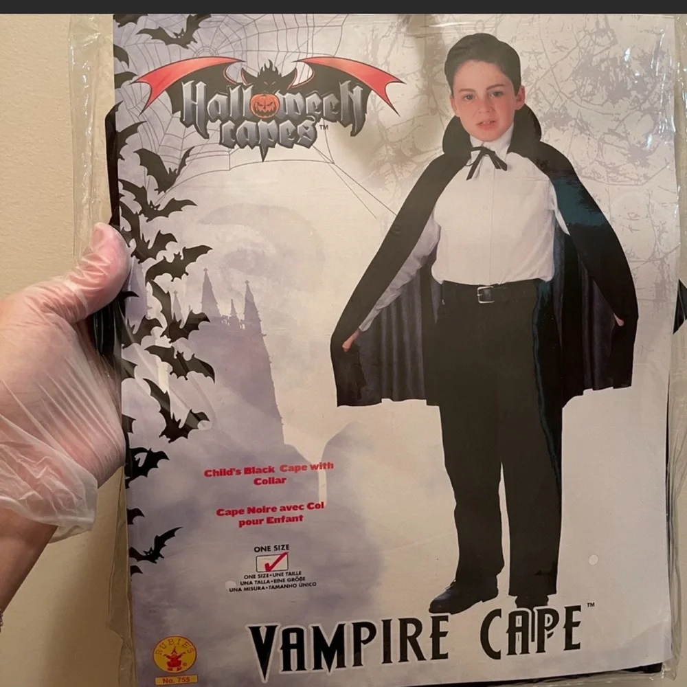 Vampire cape - Picture 1 of 2